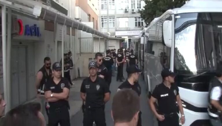 Beşiktaş Belediyesi soruşturması: 6 şoför tutuklandı Beşiktaş Belediyesi soruşturması: 6 şoför tutuklandı