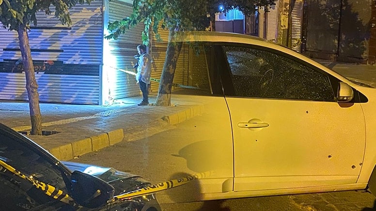 Çocukların kavgasına büyükler dahil oldu; silahlı kavgada 12 kişi yaralandı Çocukların kavgasına büyükler dahil oldu; silahlı kavgada 12 kişi yaralandı