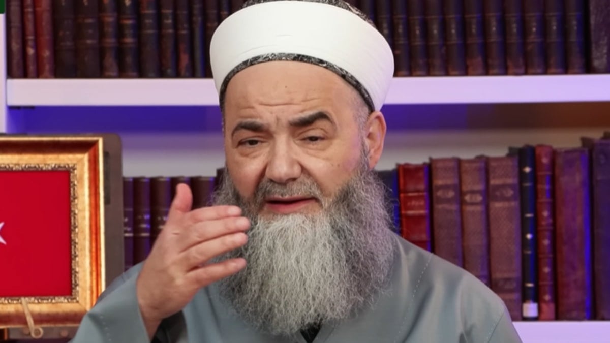 Cübbeli Ahmet de sahte diploma skandalına dahil oldu: İşte sistemin geldiği durum Cübbeli Ahmet de sahte diploma skandalına dahil oldu: İşte sistemin geldiği durum
