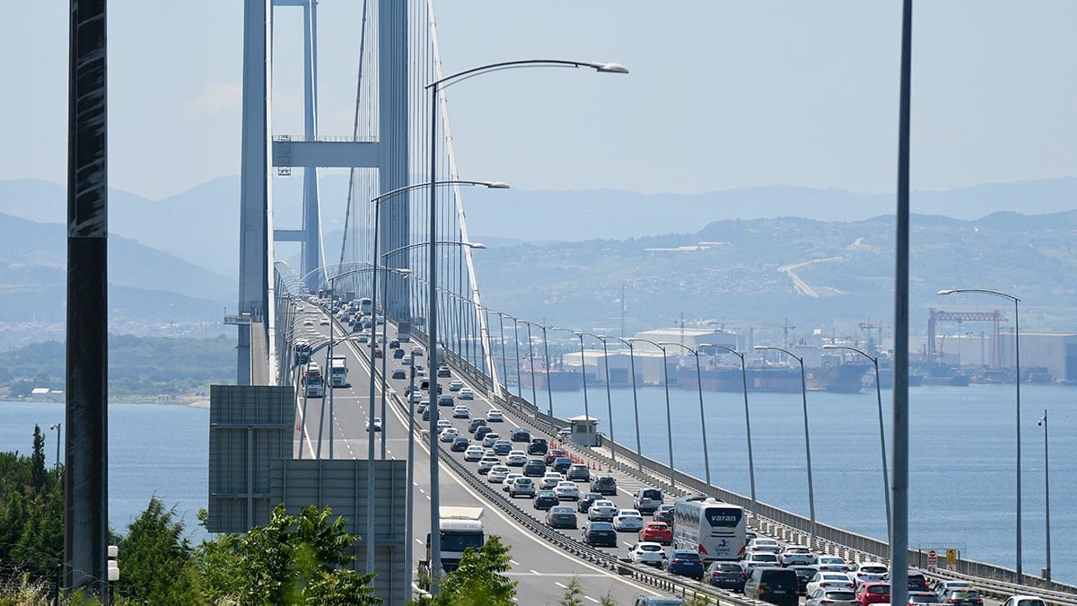 Devlet köprü ve otoyol gelirlerini 3’e katladı Devlet köprü ve otoyol gelirlerini 3’e katladı