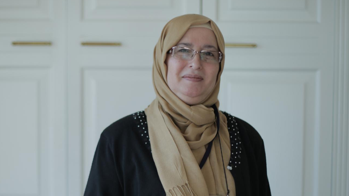 Diyanet’in hutbesi kadınları kızdırdı: Ünlü yazar başörtüsünü çıkaracağını ilan etti Diyanet’in hutbesi kadınları kızdırdı: Ünlü yazar başörtüsünü çıkaracağını ilan etti