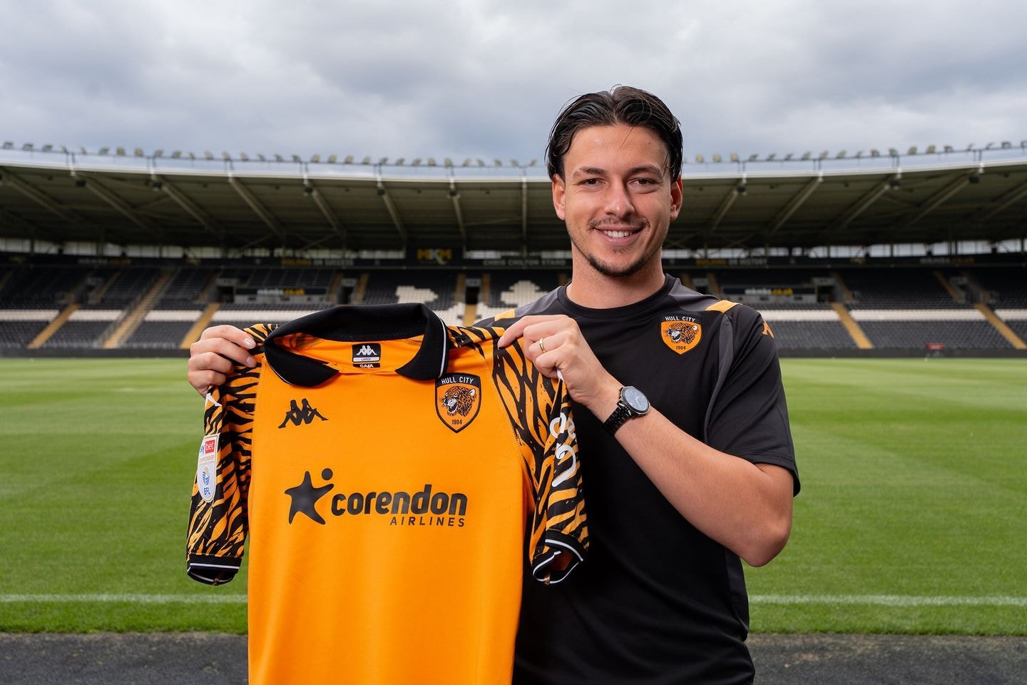 Enis Destan Hull City ile imzaladı Enis Destan Hull City ile imzaladı