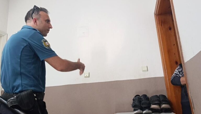 “Evler sallanıyor” ihbarı ekipleri alarma geçirdi “Evler sallanıyor” ihbarı ekipleri alarma geçirdi