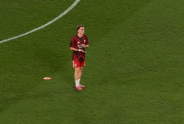 Fenerbahçe taraftarı ve Kerem Aktürkoğlu, Oğuzhan Dalgakıran’ı andı Fenerbahçe taraftarı ve Kerem Aktürkoğlu, Oğuzhan Dalgakıran’ı andı