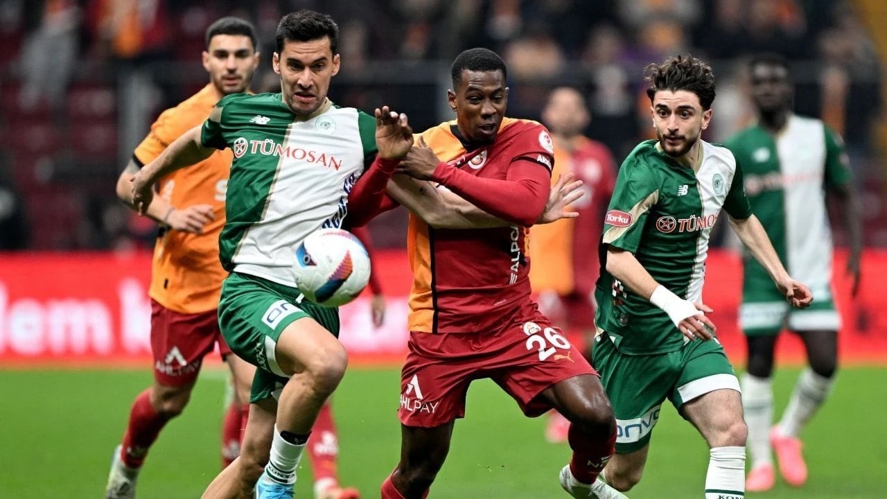 Galatasaray’da istenmeyen adam ilan edilmişti! Takımdan ayrılıyor Galatasaray’da istenmeyen adam ilan edilmişti! Takımdan ayrılıyor