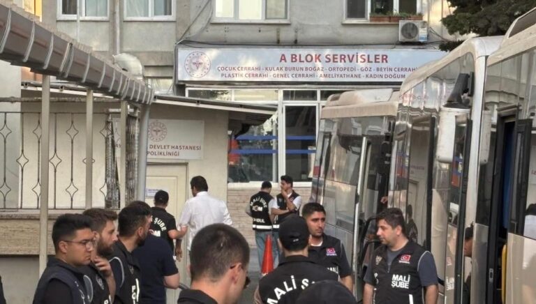 İBB soruşturması: 5 kişi tutuklandı İBB soruşturması: 5 kişi tutuklandı