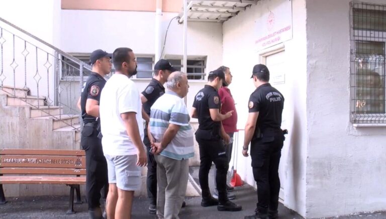 İBB’ye yolsuzluk operasyonu: İnan Güney ve 44 şüpheli adliyeye sevk edildi İBB’ye yolsuzluk operasyonu: İnan Güney ve 44 şüpheli adliyeye sevk edildi