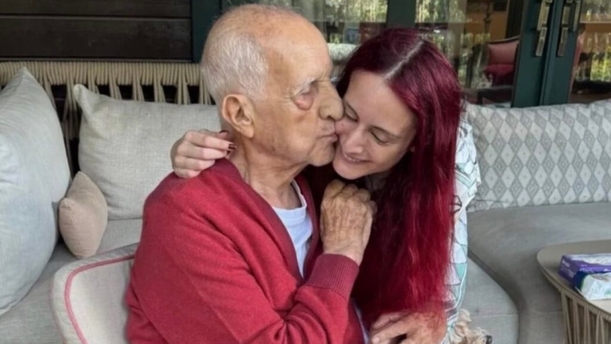 İnan Kıraç ile kızı İpek Kıraç barıştı: Yıllar süren küslük sona erdi İnan Kıraç ile kızı İpek Kıraç barıştı: Yıllar süren küslük sona erdi