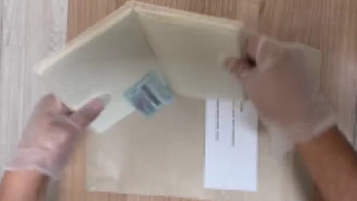 İstanbul’dan Avrupa’ya kitabın içinde gönderiyorlar: Paralar ‘HAWALA’ ile geliyor İstanbul’dan Avrupa’ya kitabın içinde gönderiyorlar: Paralar ‘HAWALA’ ile geliyor