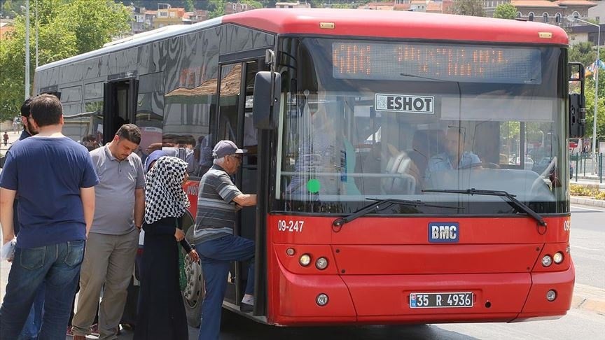 İzmir’de toplu ulaşıma zam İzmir’de toplu ulaşıma zam