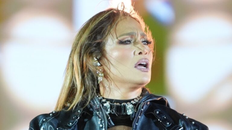 Jennifer Lopez 60 milyon lirayı elinin tersiyle itti: İstanbul’da özel buluşmayı bu yüzden iptal etmiş! Jennifer Lopez 60 milyon lirayı elinin tersiyle itti: İstanbul’da özel buluşmayı bu yüzden iptal etmiş!