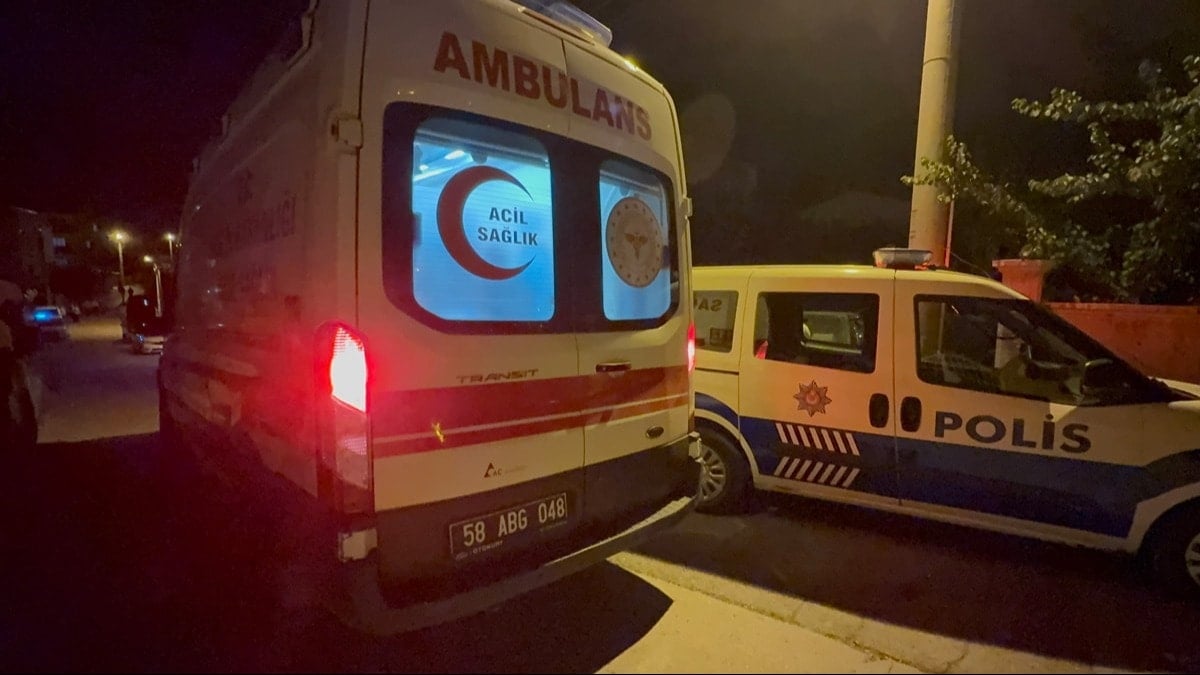Kız tarafı halaya almayınca bıçaklar konuştu: Biri ağır 12 yaralı Kız tarafı halaya almayınca bıçaklar konuştu: Biri ağır 12 yaralı
