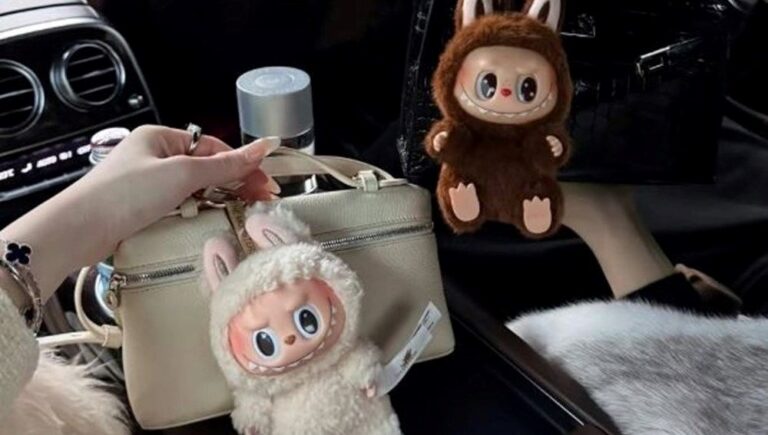 Labubu çılgınlığı rekor kâr getirdi: Mini versiyonu da çıkıyor Labubu çılgınlığı rekor kâr getirdi: Mini versiyonu da çıkıyor
