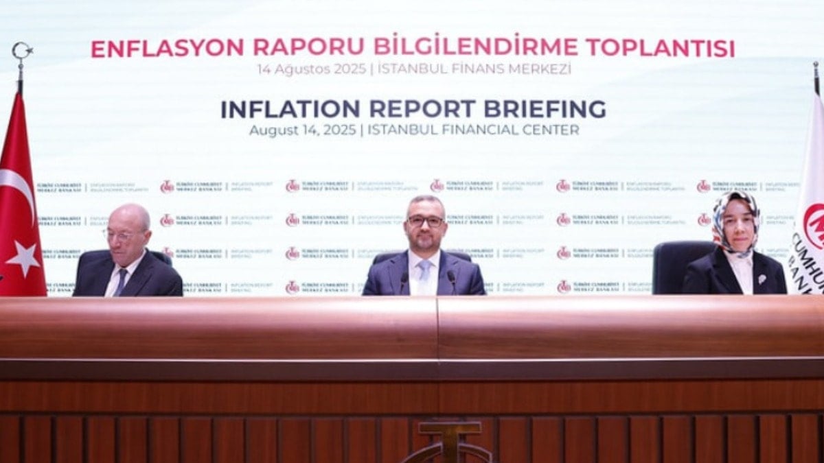 Mahfi Eğilmez’den ekonomistlerin ‘Merkez Bankası’ kavgasına açıklama Mahfi Eğilmez’den ekonomistlerin ‘Merkez Bankası’ kavgasına açıklama