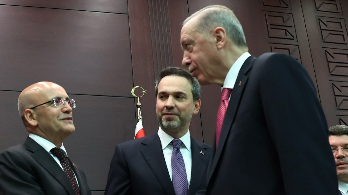 MASAK ‘Parayı nereden buldun’ diye soracaktı: Şimşek istedi, Erdoğan veto edecek iddiası! MASAK ‘Parayı nereden buldun’ diye soracaktı: Şimşek istedi, Erdoğan veto edecek iddiası!