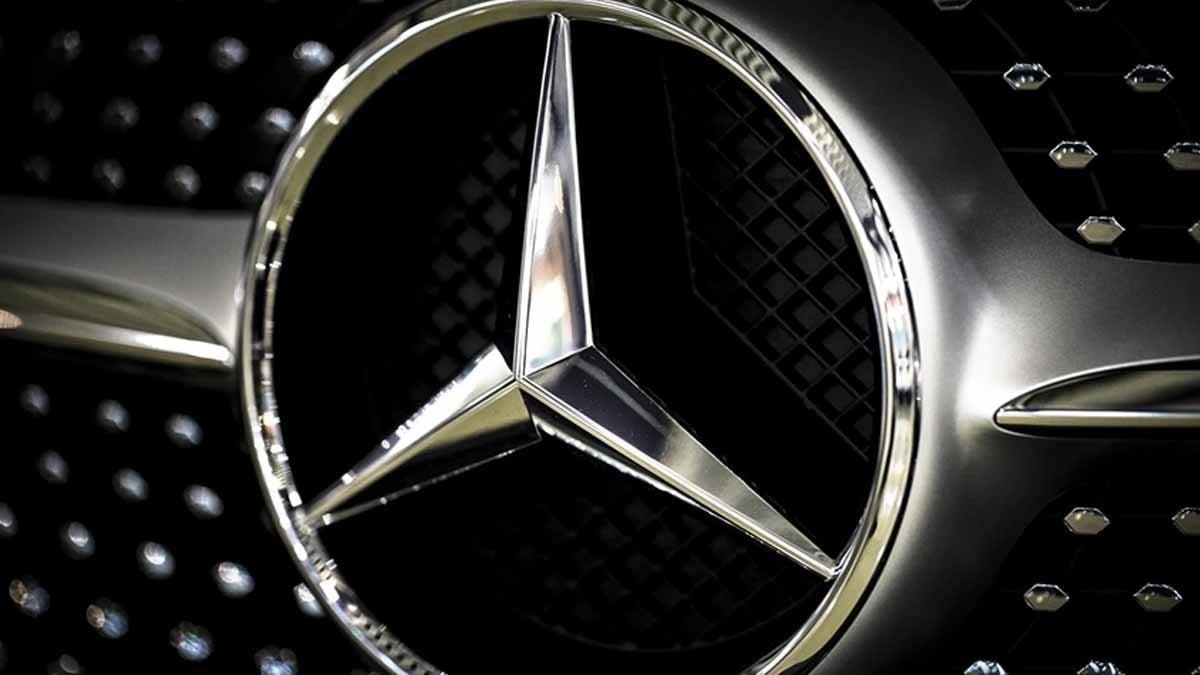 Mercedes dikkat çekici bir tasarıma imza atıyor: Artık daha dar ve daha uzun bir yapıya sahip! Mercedes dikkat çekici bir tasarıma imza atıyor: Artık daha dar ve daha uzun bir yapıya sahip!