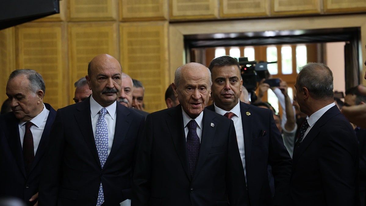 Milliyetçi taban MHP’den kopuyor: Beş parti geride bıraktı! Yeni tercihleri belli oldu Milliyetçi taban MHP’den kopuyor: Beş parti geride bıraktı! Yeni tercihleri belli oldu