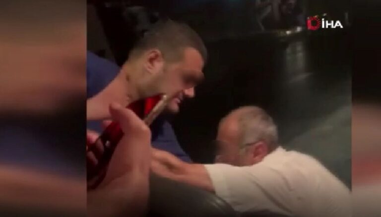 Otobüste olaylı yolculuk: Şoför, yedek şoförü bıçakladı Otobüste olaylı yolculuk: Şoför, yedek şoförü bıçakladı