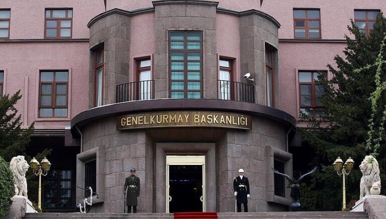 TSK’da sürpriz ayrılık: Orgeneral Kemal Yeni emekliliğini istedi TSK’da sürpriz ayrılık: Orgeneral Kemal Yeni emekliliğini istedi