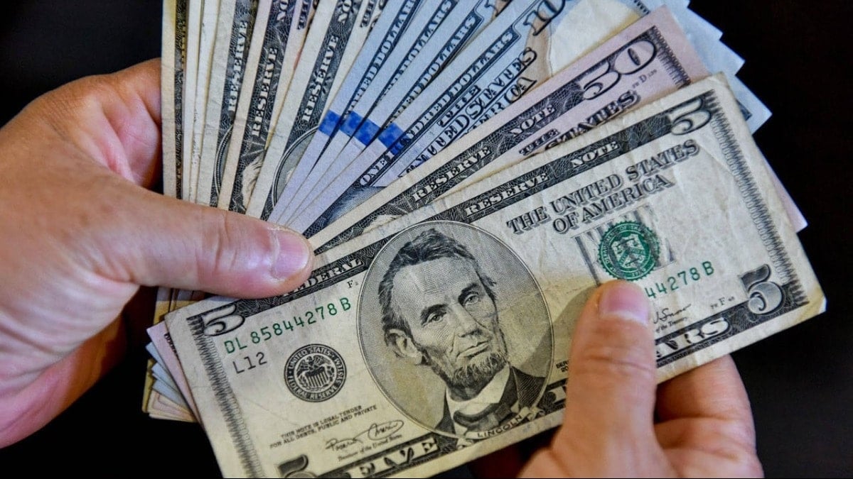 Tüm dolar sahiplerini ilgilendiriyor: 6 ay sonra bir ilk Tüm dolar sahiplerini ilgilendiriyor: 6 ay sonra bir ilk