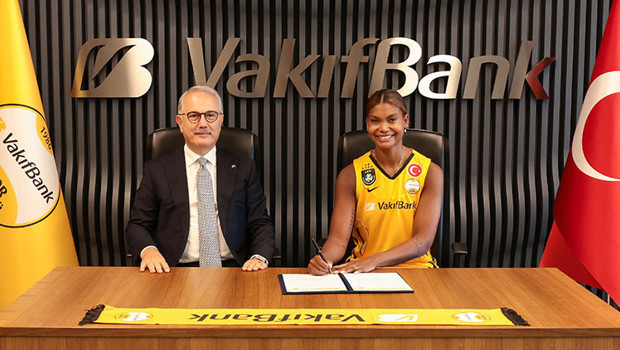 VakıfBank, Lorenne Teixeira’yı transfer etti! VakıfBank, Lorenne Teixeira’yı transfer etti!