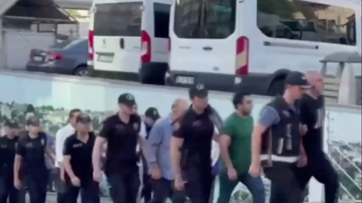 Yine o teşhir görüntüsü Yine o teşhir görüntüsü