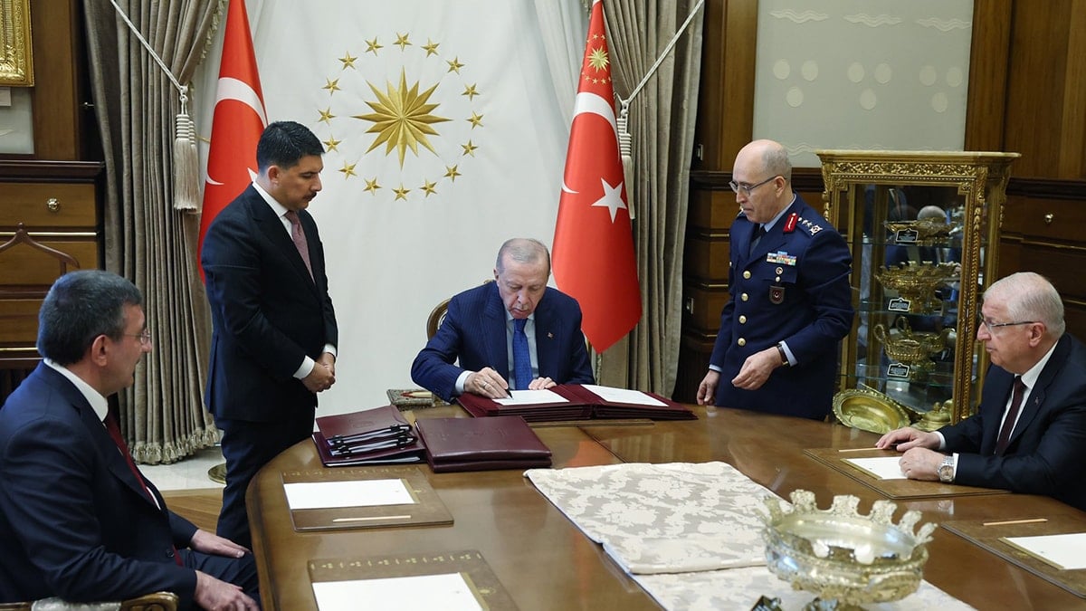 Yüksek Askeri Şura kararları belli oldu: Genelkurmay Başkanı değişti Yüksek Askeri Şura kararları belli oldu: Genelkurmay Başkanı değişti